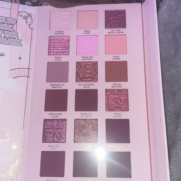 Plouise i still believe 2024 advent calendar makeup book day 25 palette - Picture 7 of 8